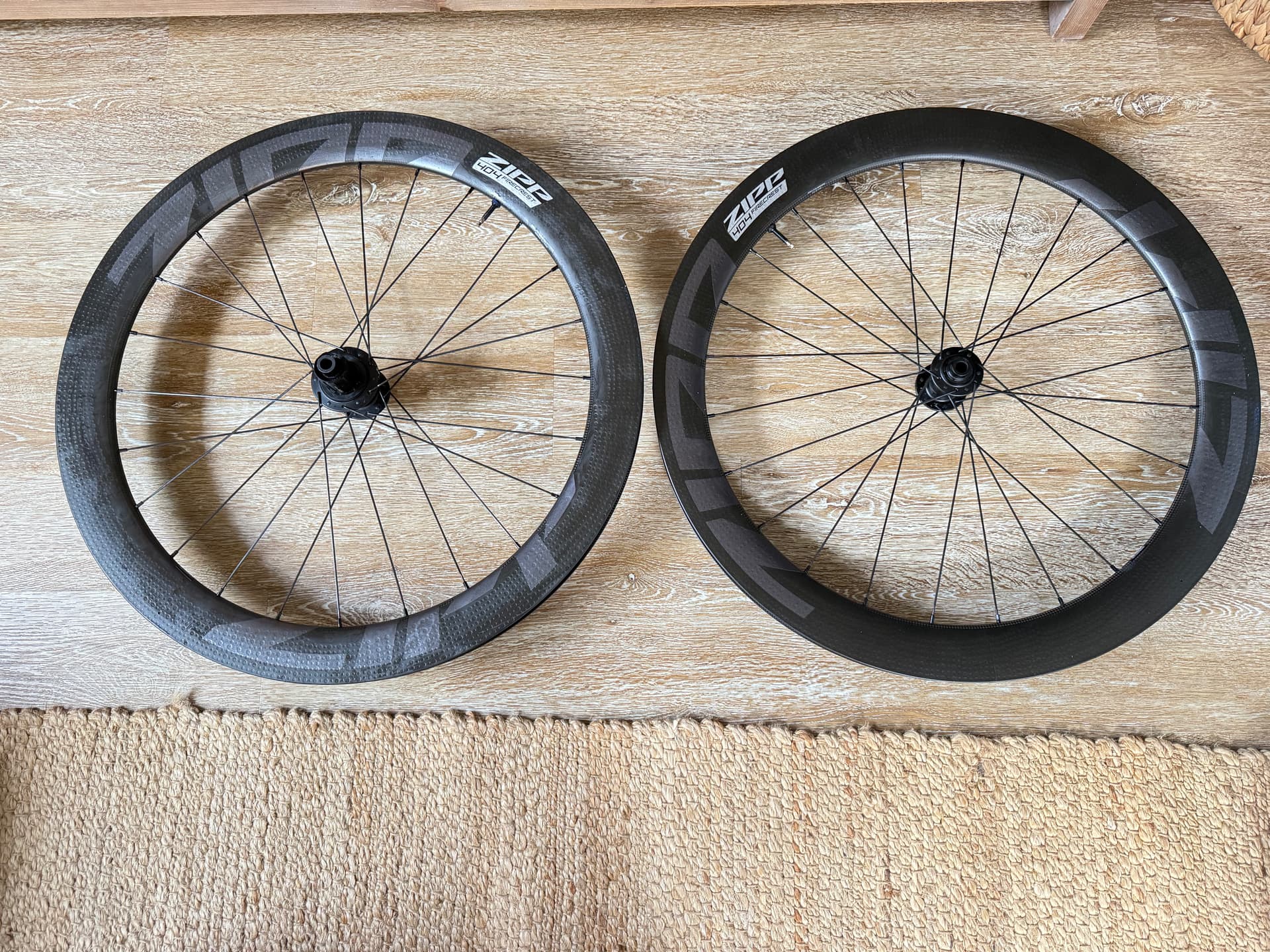 knt-5521utd ◾️ZIPP 404 FIRECREST ディスク◾️ 404 Firecrest Tubeless Disc-brake | WH-404-FTLD-B1 | SRAM